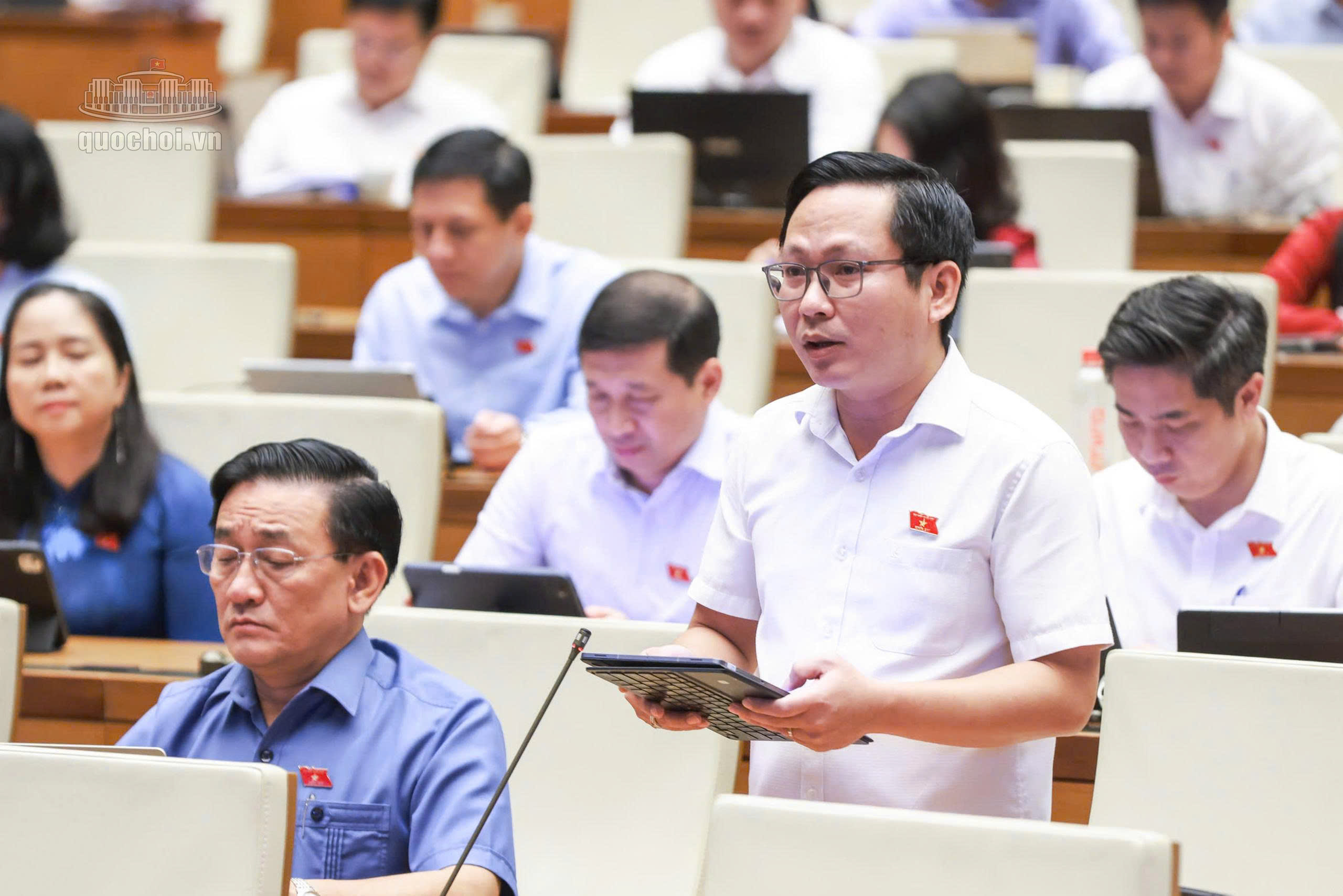 Đại biểu Trần Trí Cường (Đoàn đại biểu Quốc hội tỉnh Vĩnh Long).