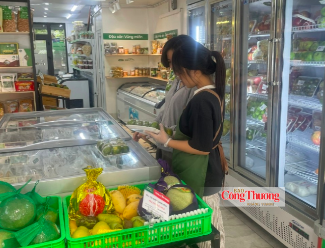 Việc kiểm soát an toàn thực phẩm phải được thực hiện xuyên suốt, từ nguồn gốc hàng hóa, điều kiện bảo quản, chế biến đến khâu lưu thông và tiêu thụ.
